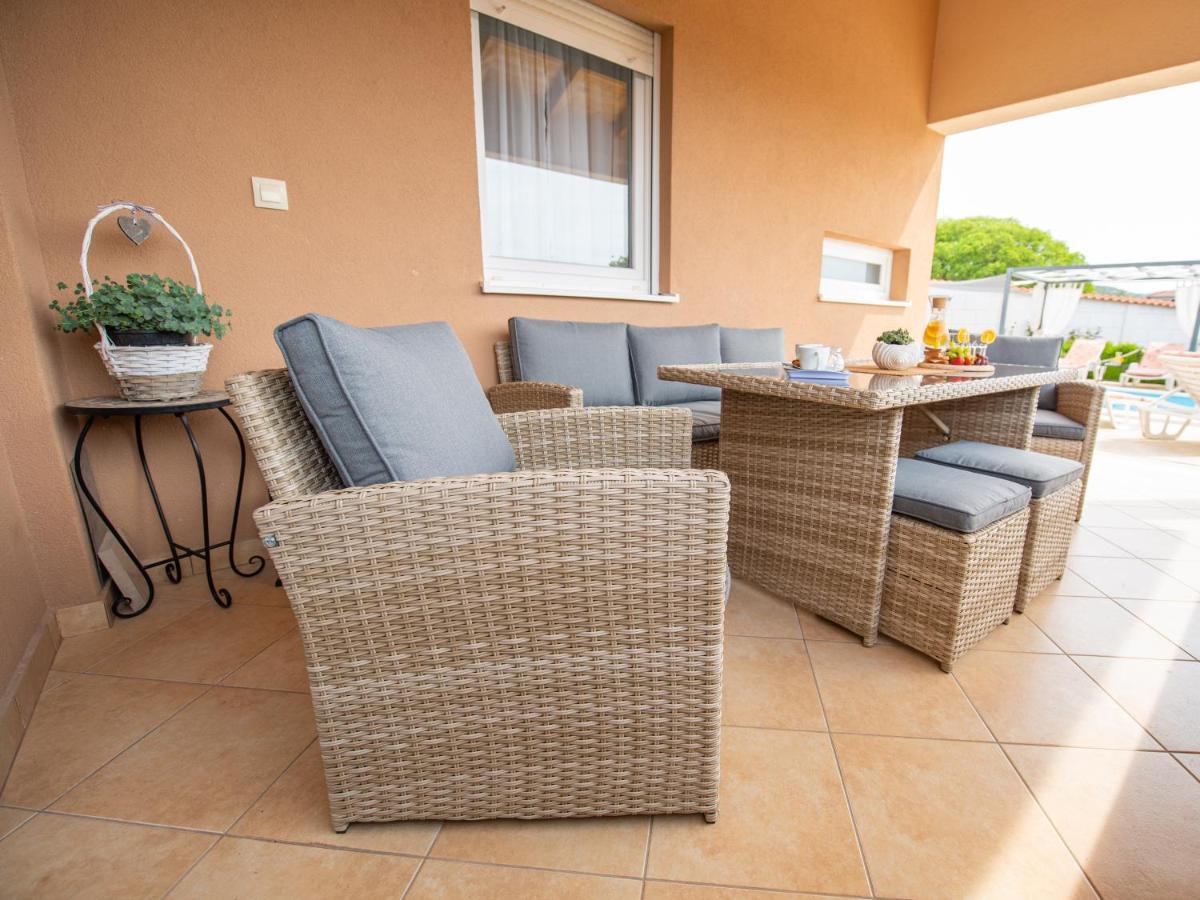Holiday Home Near Trogir Kastel Stafilic Bagian luar foto