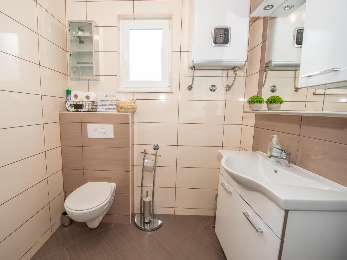 Holiday Home Near Trogir Kastel Stafilic Bagian luar foto