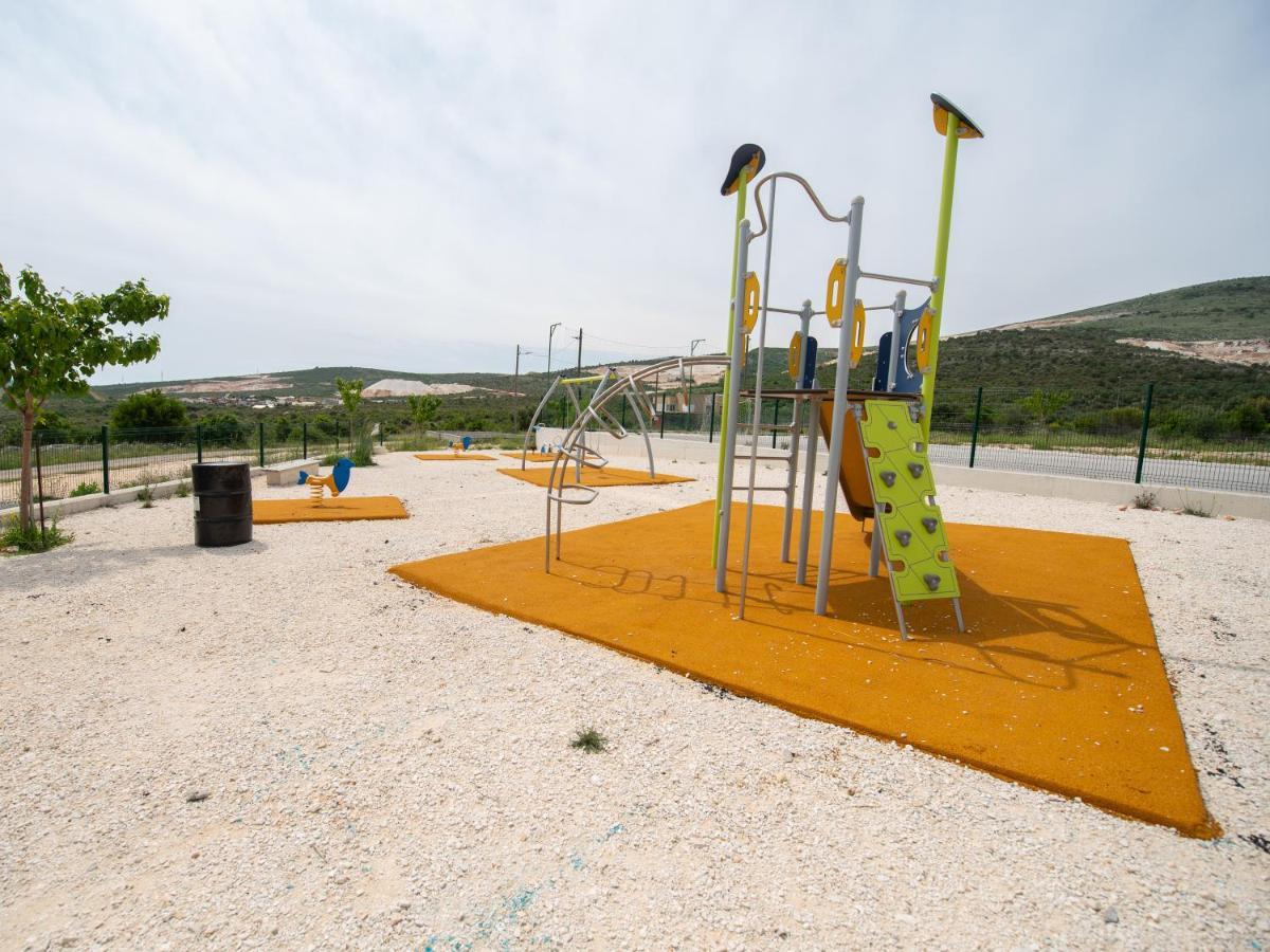 Holiday Home Near Trogir Kastel Stafilic Bagian luar foto